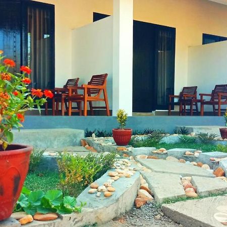 Barrel Homestay Areguling Kuta  Buitenkant foto