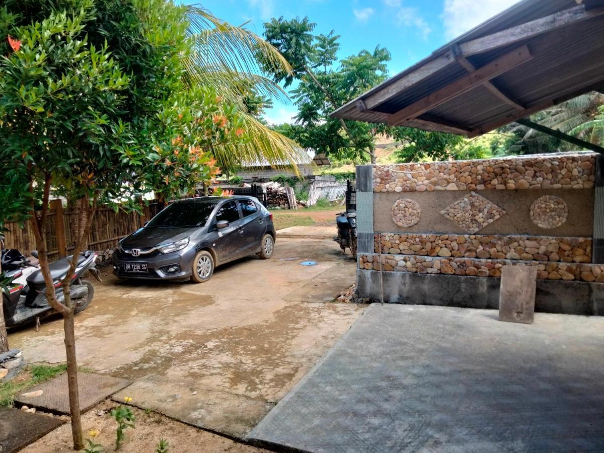Barrel Homestay Areguling Kuta  Buitenkant foto