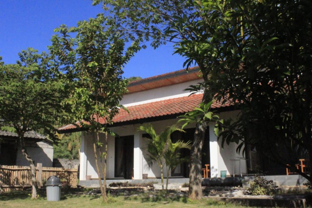 Barrel Homestay Areguling Kuta  Buitenkant foto