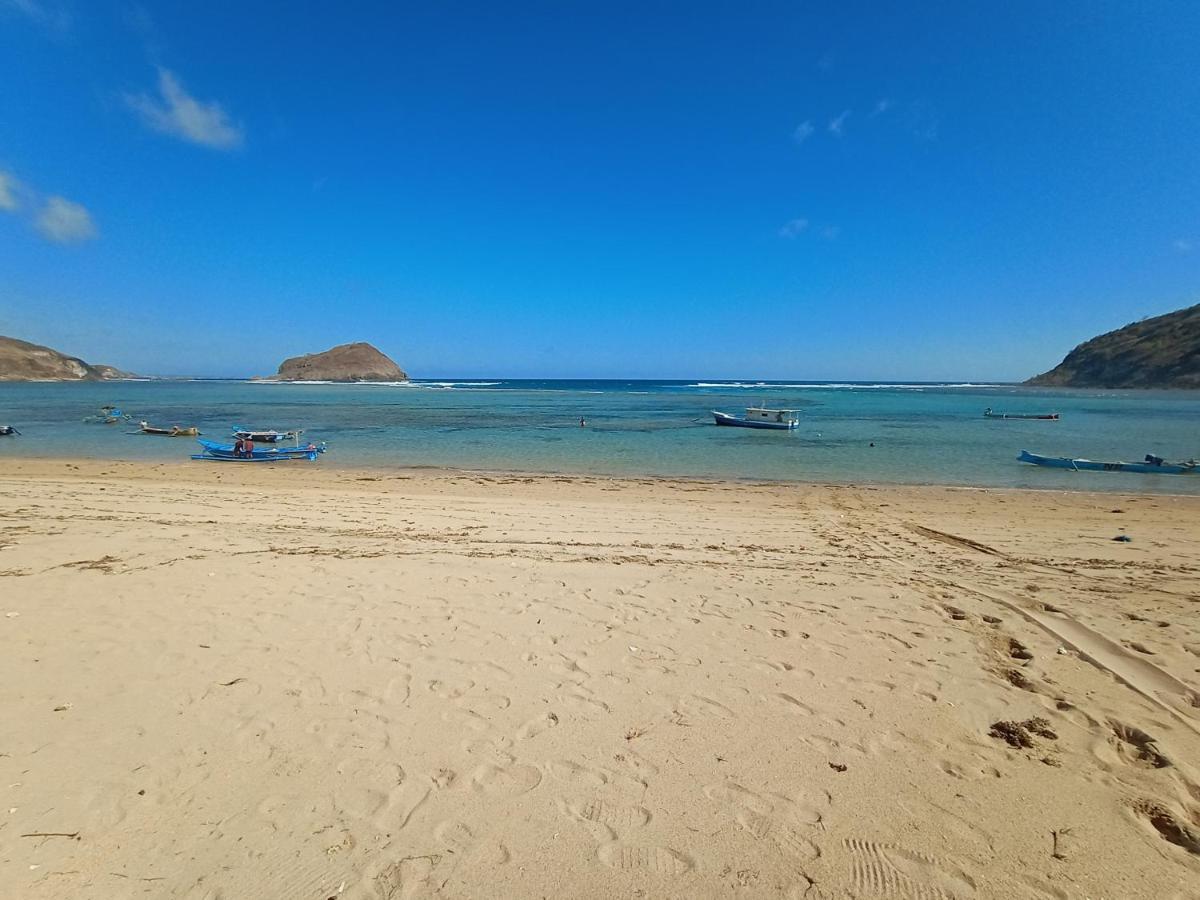 Barrel Homestay Areguling Kuta  Buitenkant foto