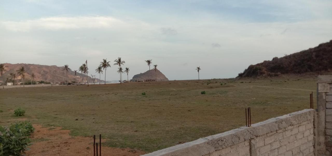 Barrel Homestay Areguling Kuta  Buitenkant foto